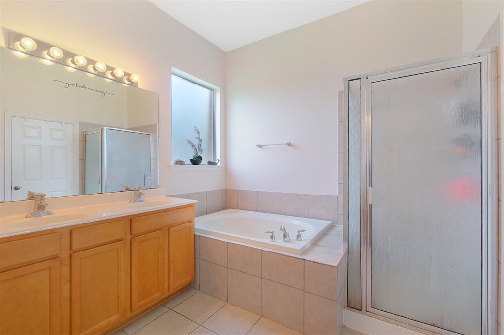 2835 Chalet Knolls Lane, Katy, Texas image 12