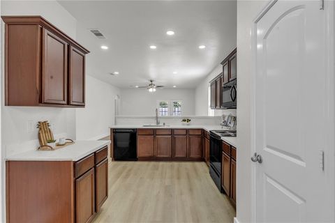 A home in Rosharon