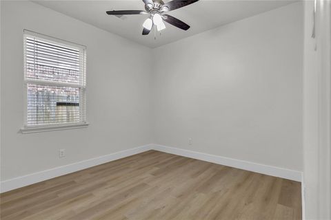 A home in Rosharon
