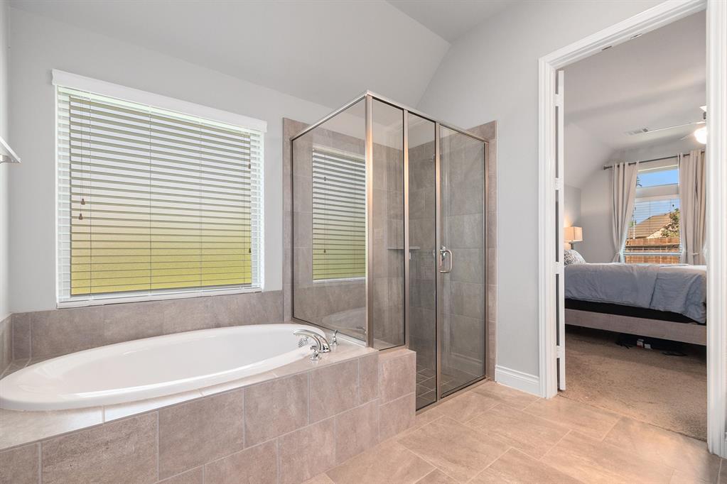 203 Painted Trillium Drive, Conroe, Texas image 17