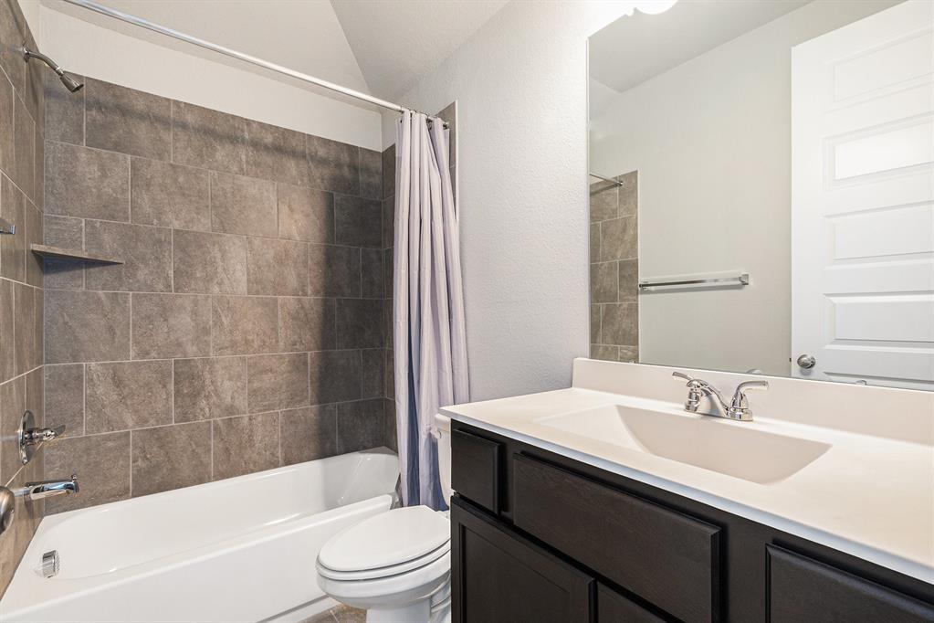 203 Painted Trillium Drive, Conroe, Texas image 19