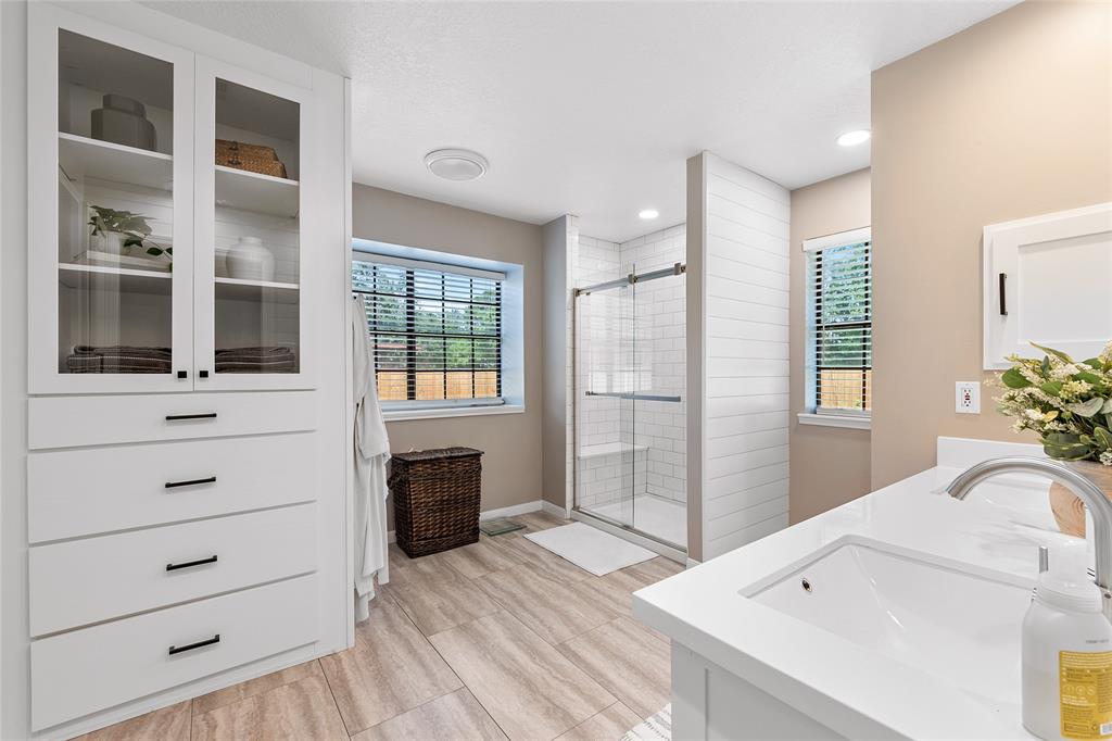 2403 S Mission Circle, Friendswood, Texas image 7