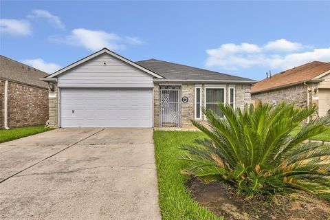 Photo of 8531 Scenic Green Drive, Houston, TX 77088 (MLS # 37132277)