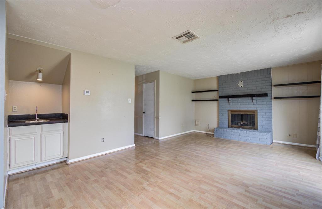 7018 Roberson Road, Missouri City, Texas image 11