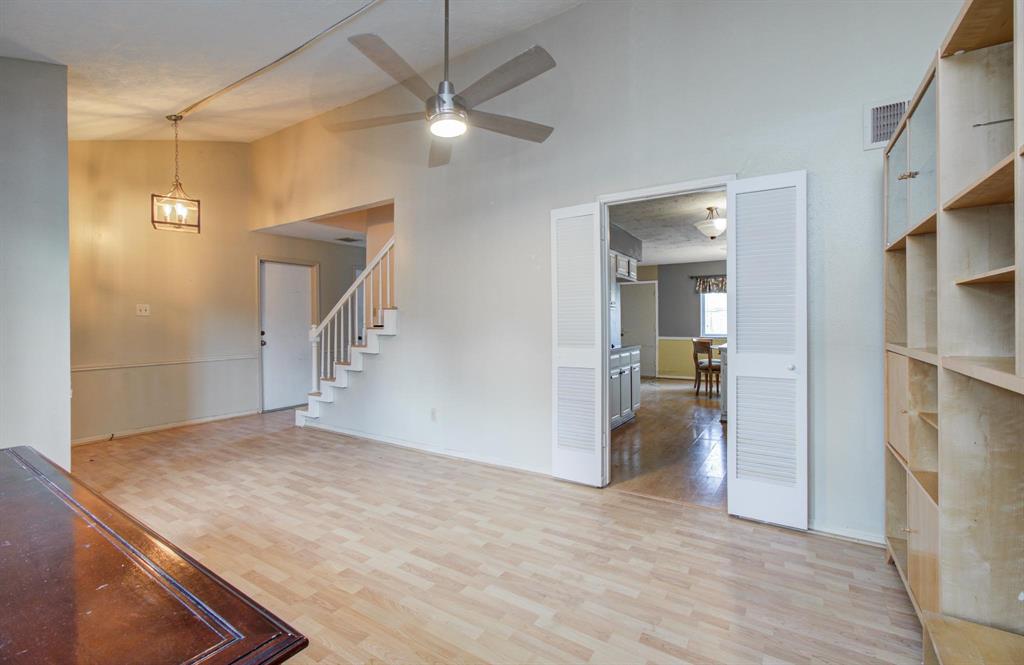 7018 Roberson Road, Missouri City, Texas image 6