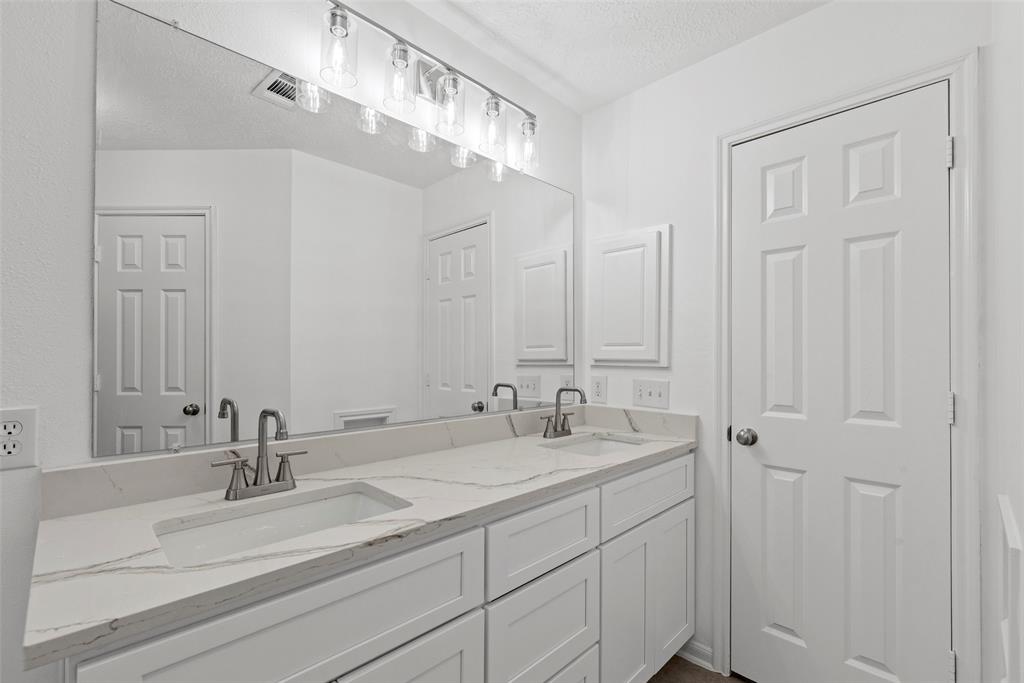 2431 Sandy Fields Ln, Spring, Texas image 18