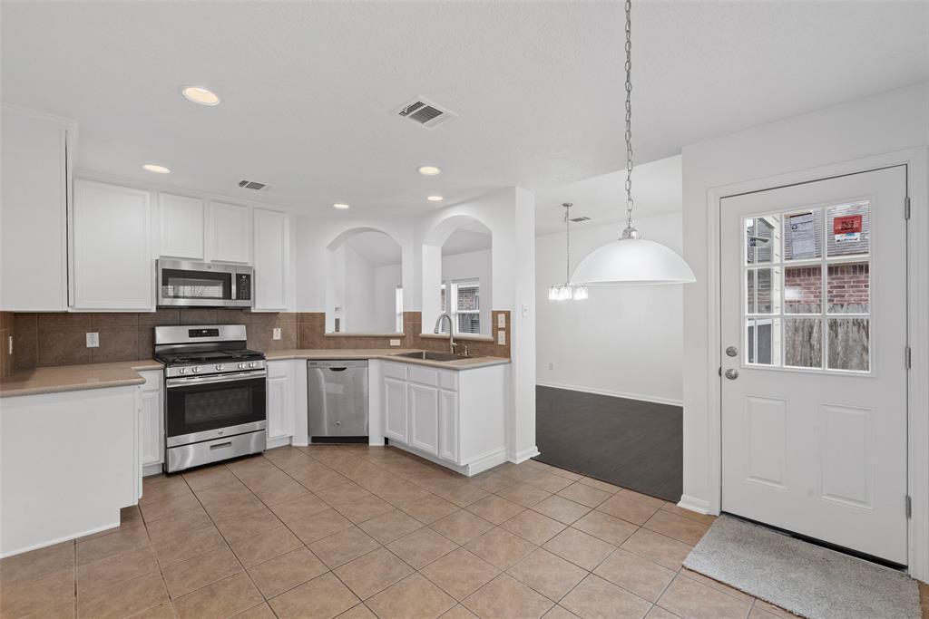 2431 Sandy Fields Ln, Spring, Texas image 13