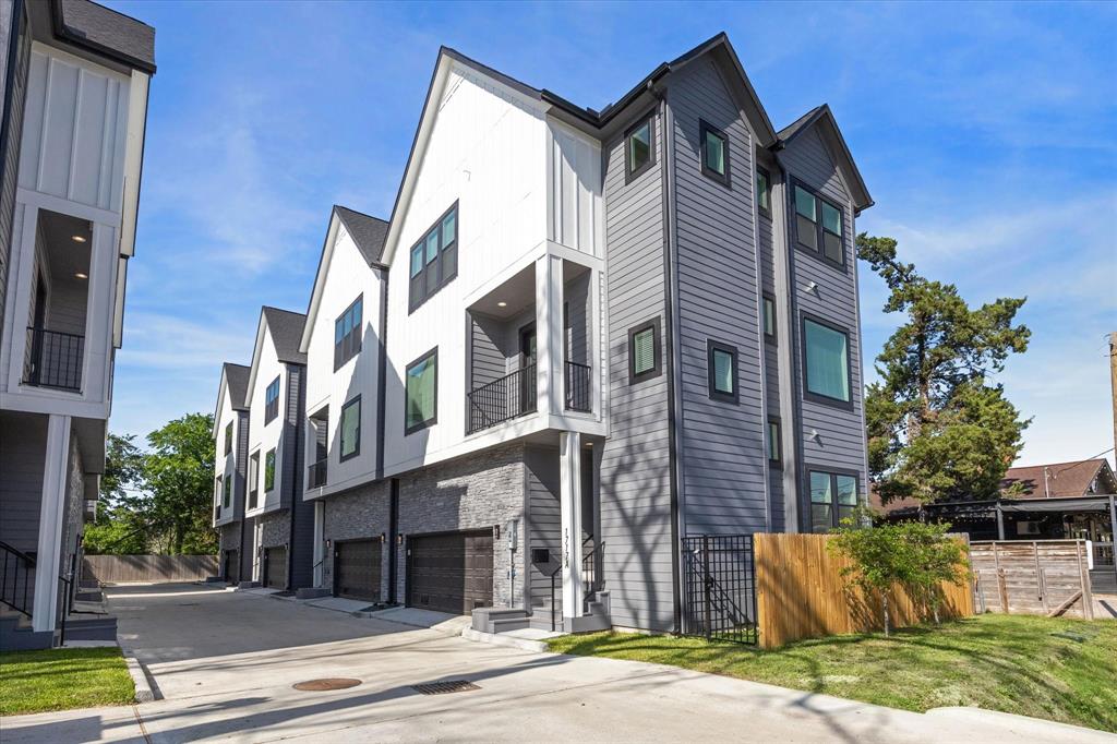 1717 W 23rd Street #C, Houston, Texas image 2