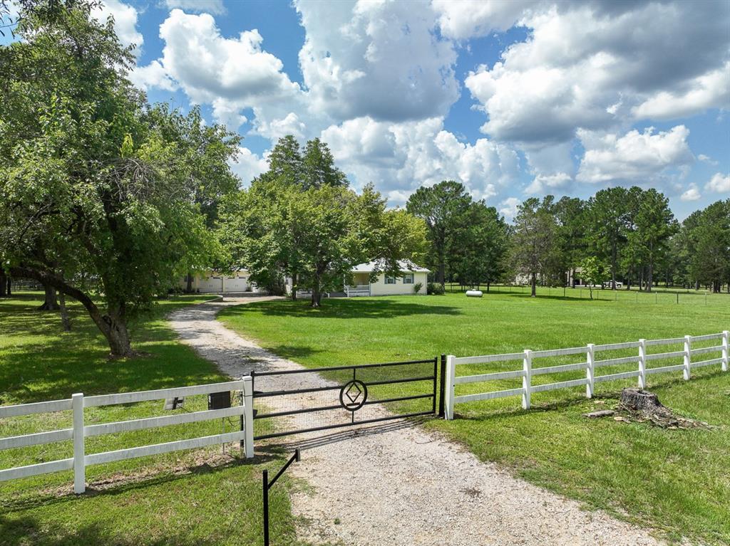 3884 Colita Loop Loop, Livingston, Texas image 2