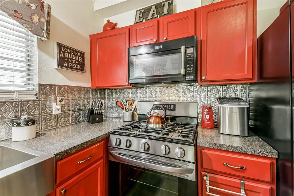 307 Squall Court, Crosby, Texas image 13