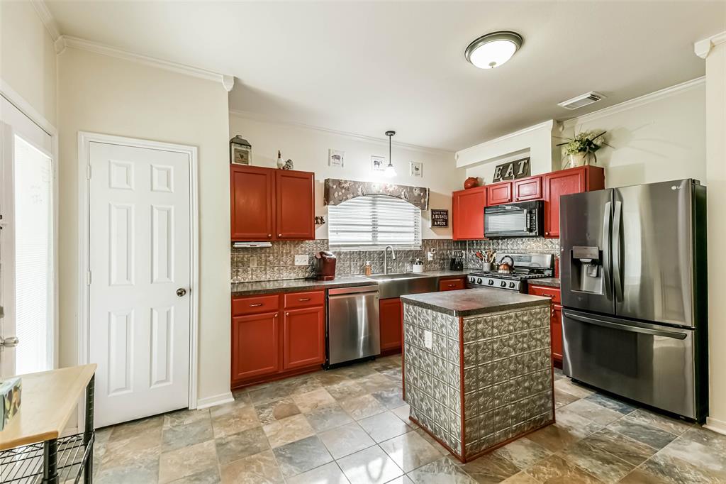 307 Squall Court, Crosby, Texas image 10