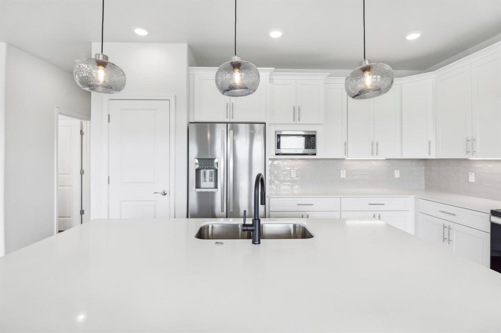 1331 Sapphire Palms Court, San Leon, Texas image 1