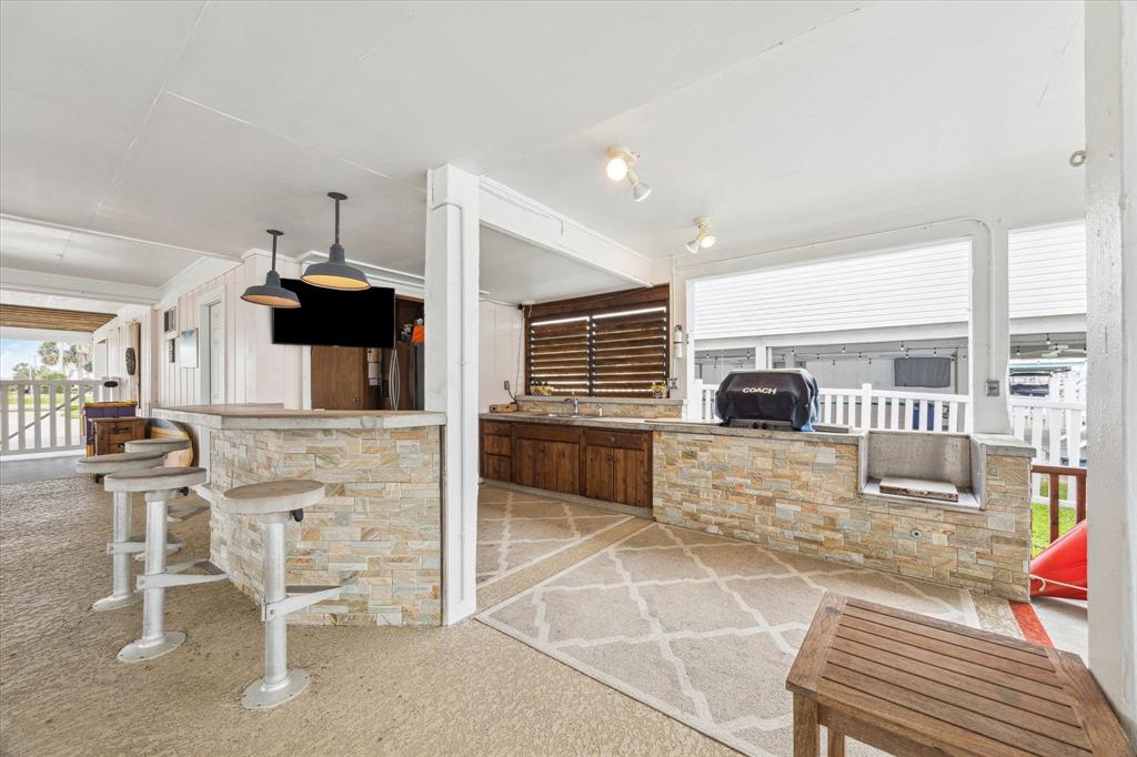 4027 Nueces Drive, Galveston, Texas image 3