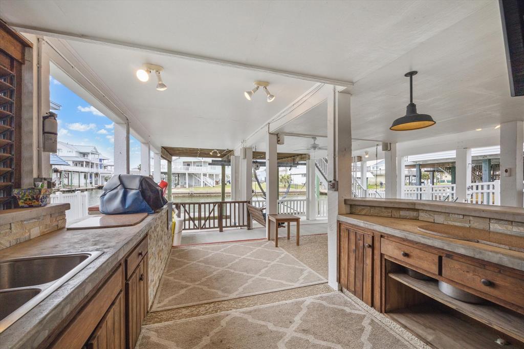 4027 Nueces Drive, Galveston, Texas image 4