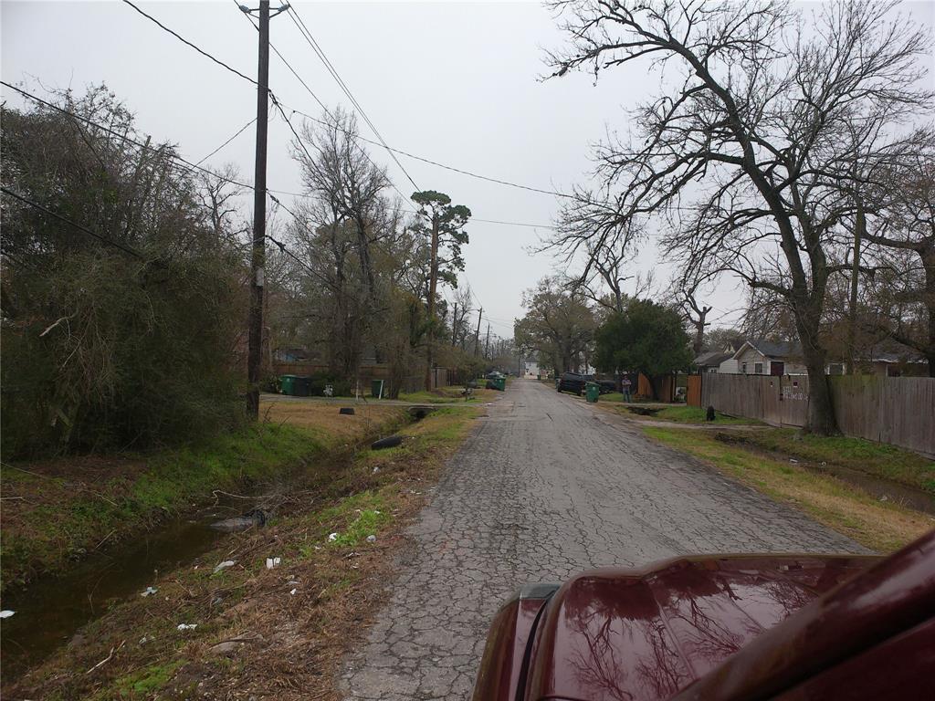 8926 Heatherside Street, Houston, Texas image 7