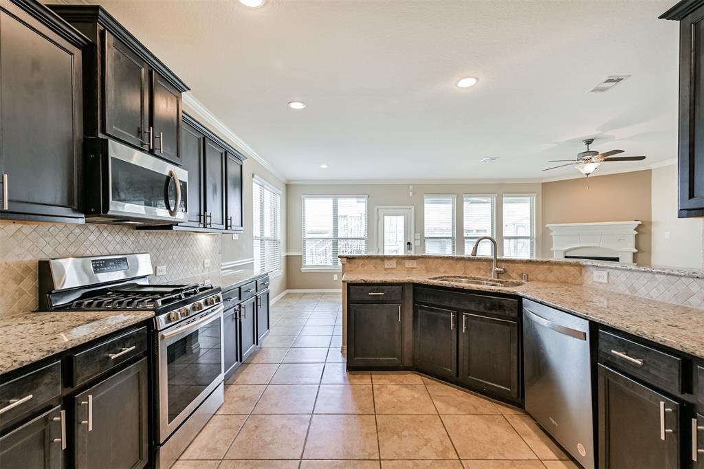 4411 Ambrosia Lane, Baytown, Texas image 9