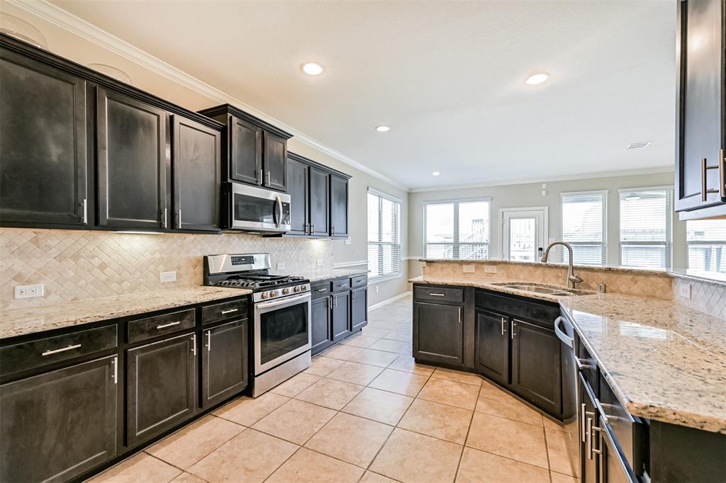 4411 Ambrosia Lane, Baytown, Texas image 8