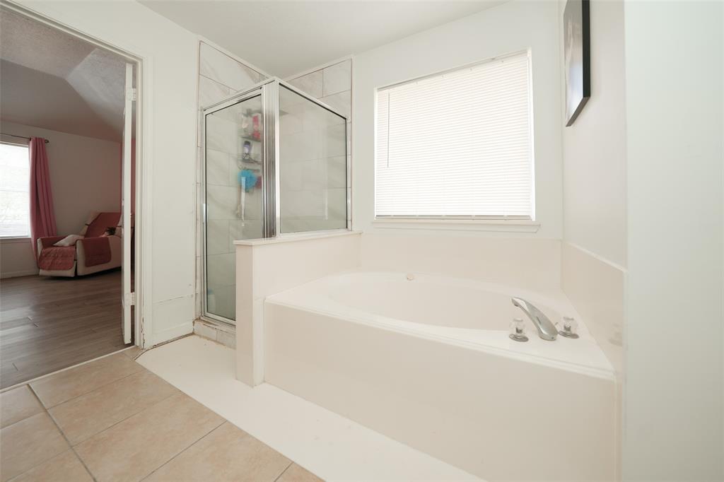 3907 Deer Chase Drive, Houston, Texas image 8