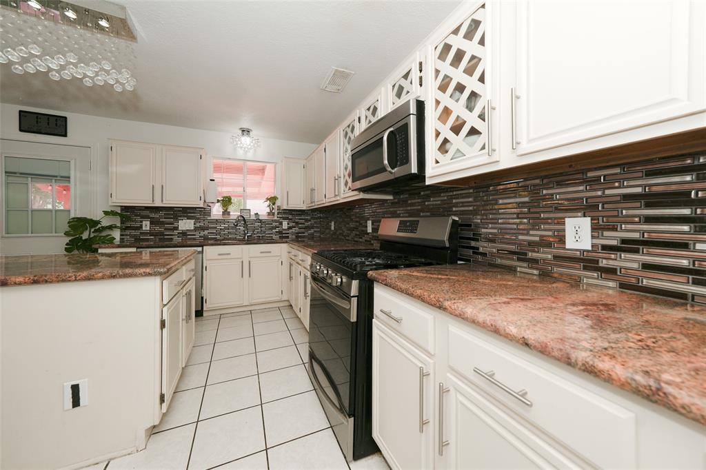 3907 Deer Chase Drive, Houston, Texas image 24