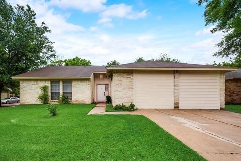 Single Family Residence in Houston TX 16338 Alametos Drive.jpg