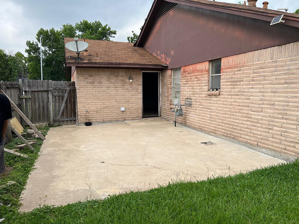 7307 Sawmill Trail, Houston, Texas image 2