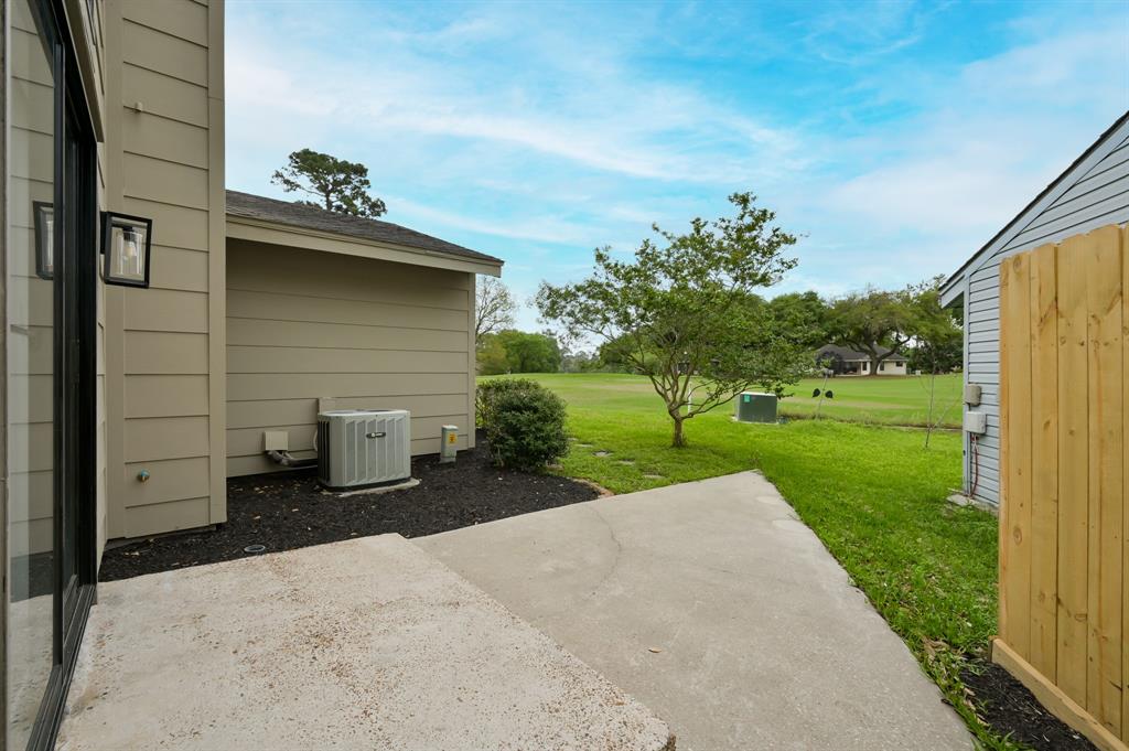 62 April Village Vlg, Conroe, Texas image 38