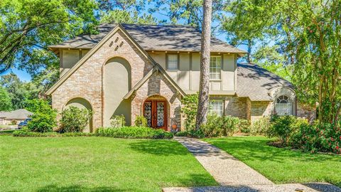 Single Family Residence in Houston TX 10626 Glenway Drive 2.jpg