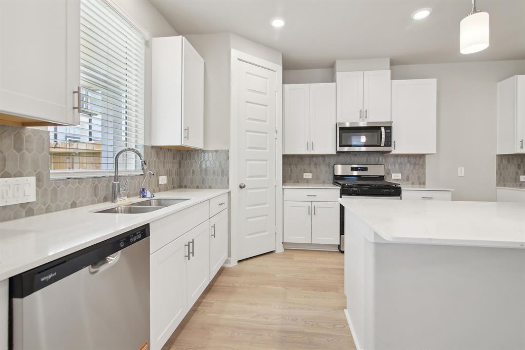10027 Rustic Charm Street, Houston, Texas image 12