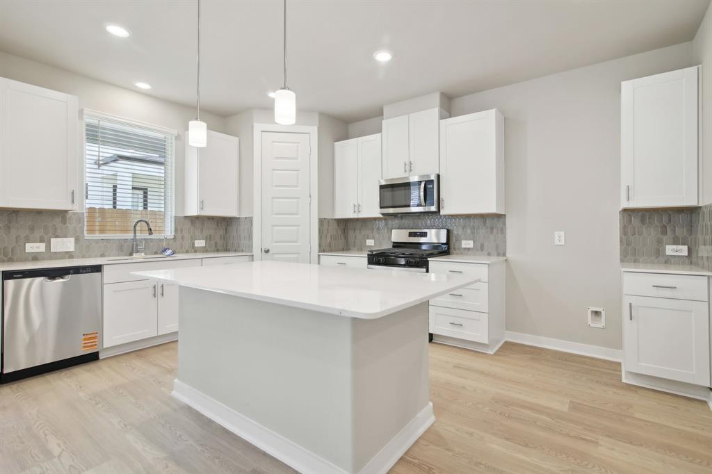 10027 Rustic Charm Street, Houston, Texas image 10