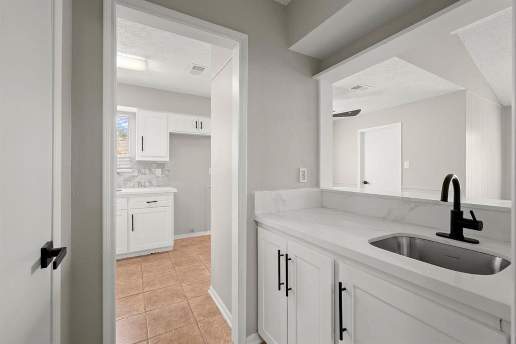 Houston, Texas 77099, United States, 3 Bedrooms Bedrooms, ,2 BathroomsBathrooms,Residential,Pending,142340