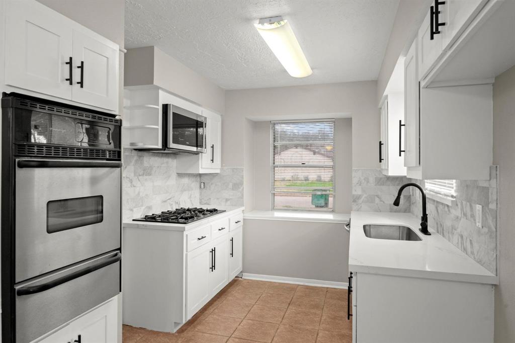 Houston, Texas 77099, United States, 3 Bedrooms Bedrooms, ,2 BathroomsBathrooms,Residential,Pending,142340