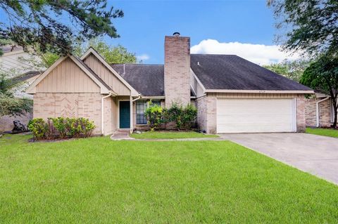 Single Family Residence in Houston TX 4719 Silver Frost Drive.jpg