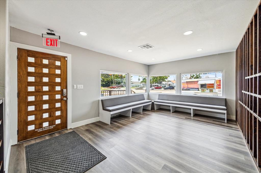 2106 Antoine Drive, Houston, Texas image 6