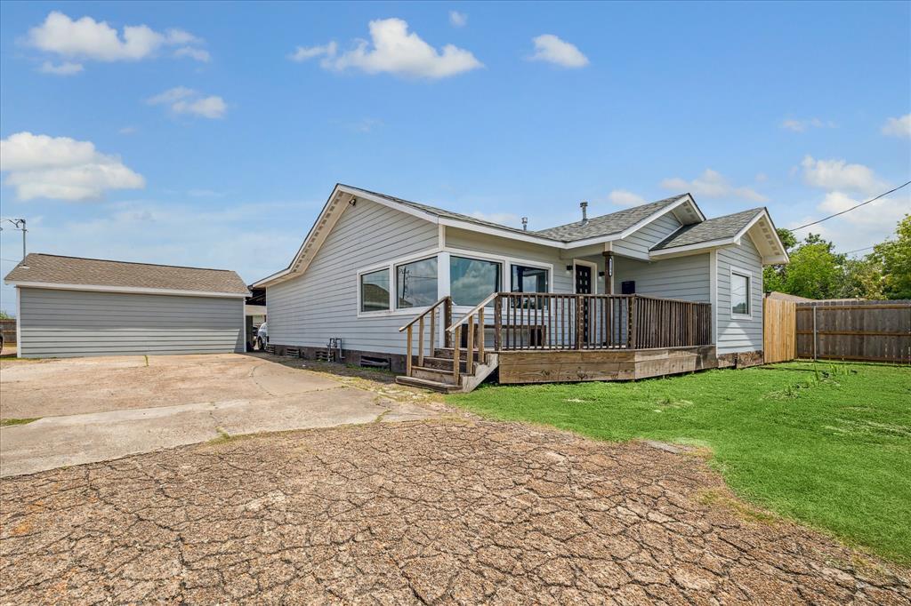 2106 Antoine Drive, Houston, Texas image 2