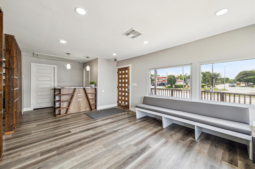 2106 Antoine Drive, Houston, Texas image 5