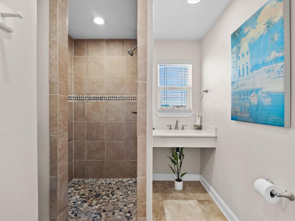 111 Beach Drive, Surfside Beach, Texas image 12