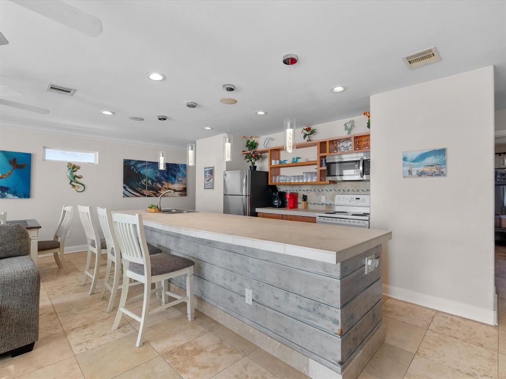 111 Beach Drive, Surfside Beach, Texas image 22