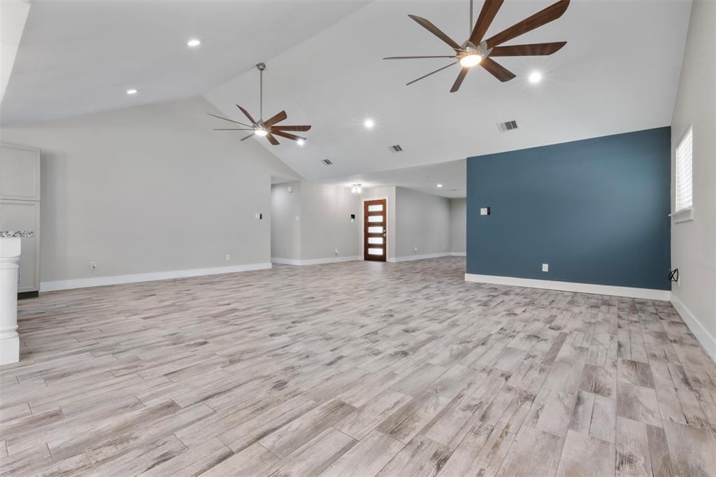 15151 Robin Trail