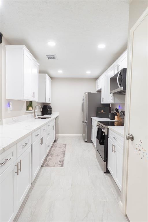 9106 Gustine Lane
