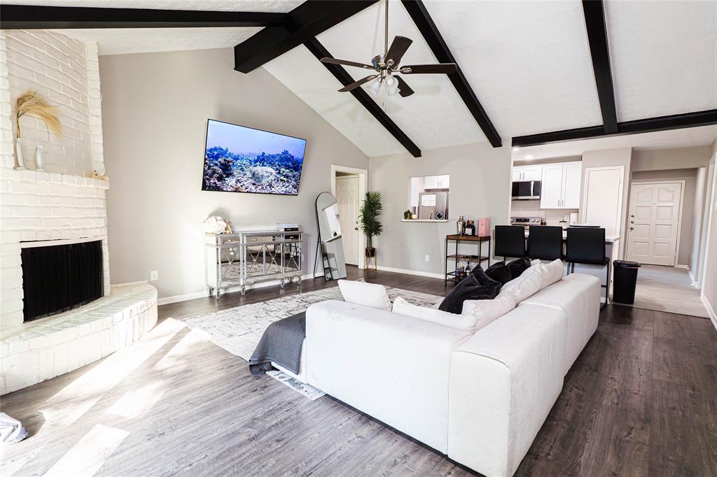9106 Gustine Lane