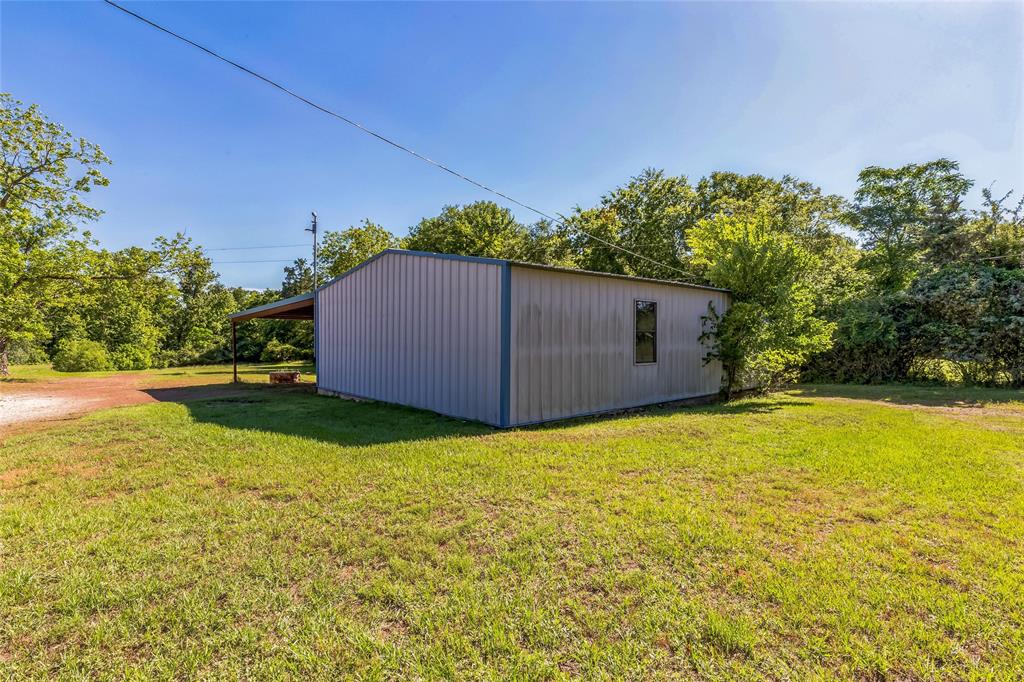 250 W Carrington, Centerville, Texas image 18