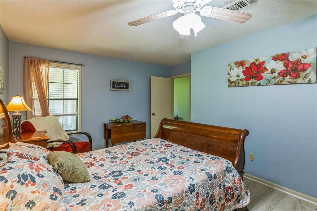 250 W Carrington, Centerville, Texas image 9