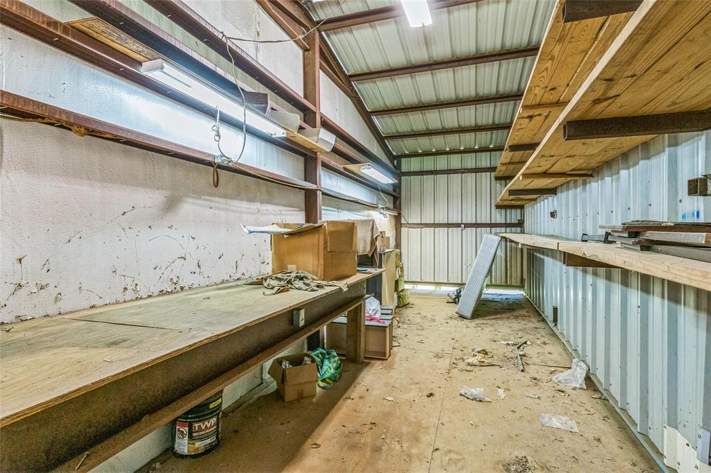 250 W Carrington, Centerville, Texas image 14