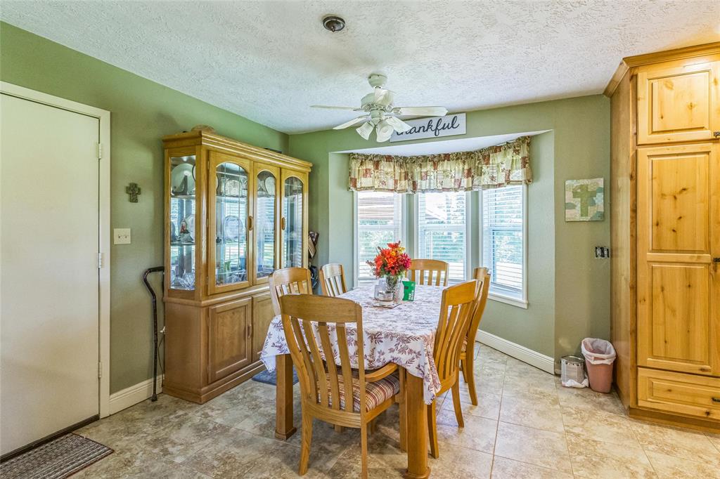 250 W Carrington, Centerville, Texas image 8