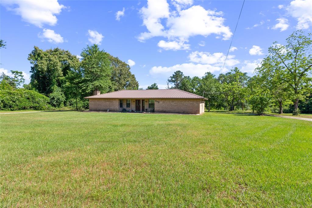 250 W Carrington, Centerville, Texas image 12