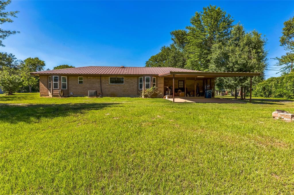 250 W Carrington, Centerville, Texas image 1