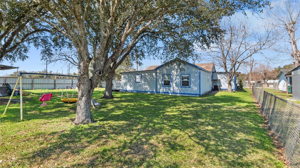 305 Mary Rose, Ganado, Texas image 2