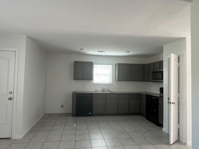 24604 Pools Creek Court, Huntsville, Texas image 2