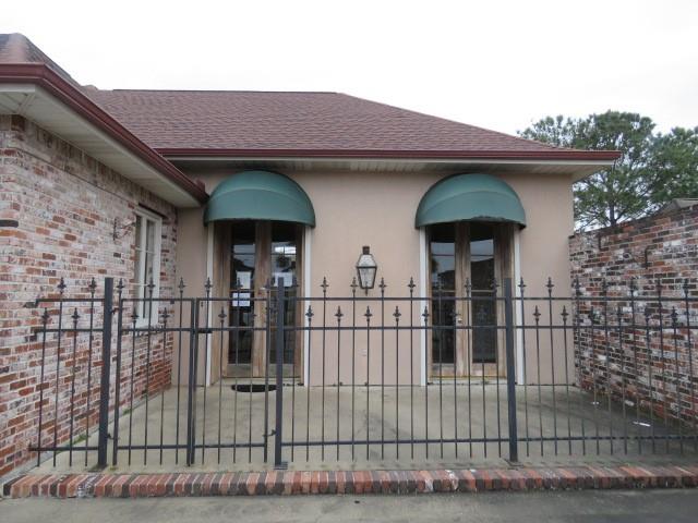 2212 Sunset Oaks Drive, Orange, Texas image 3