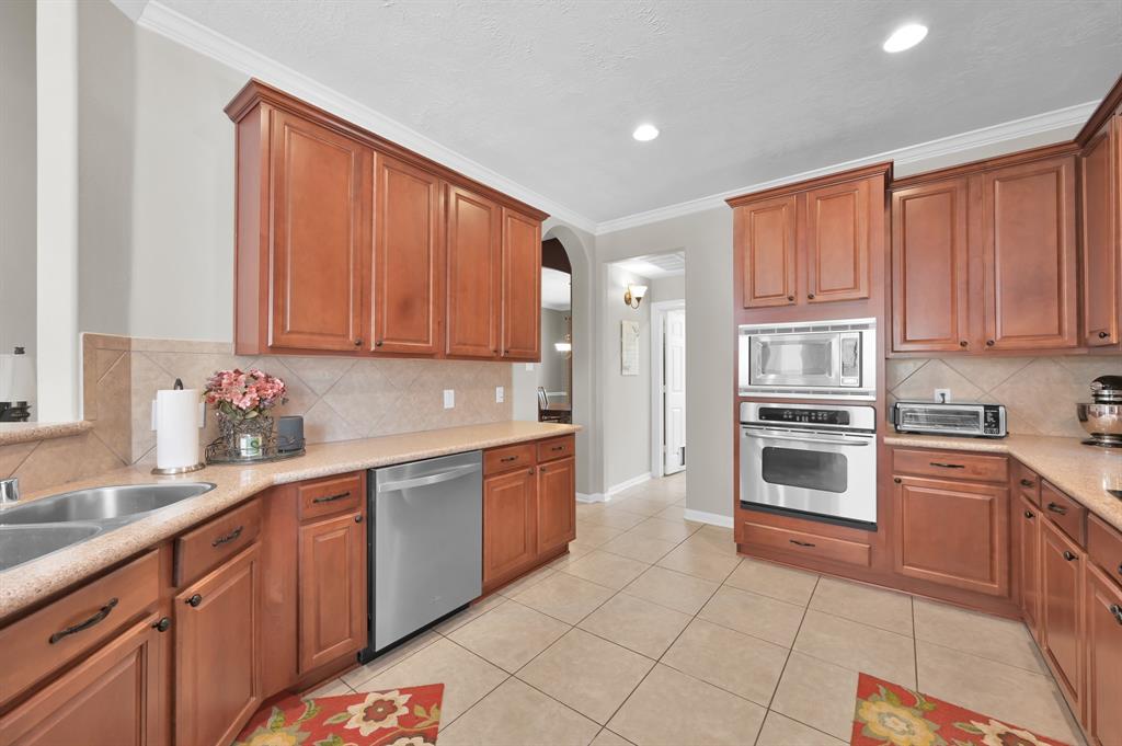 2025 W Yorkchase Lane, Conroe, Texas image 17